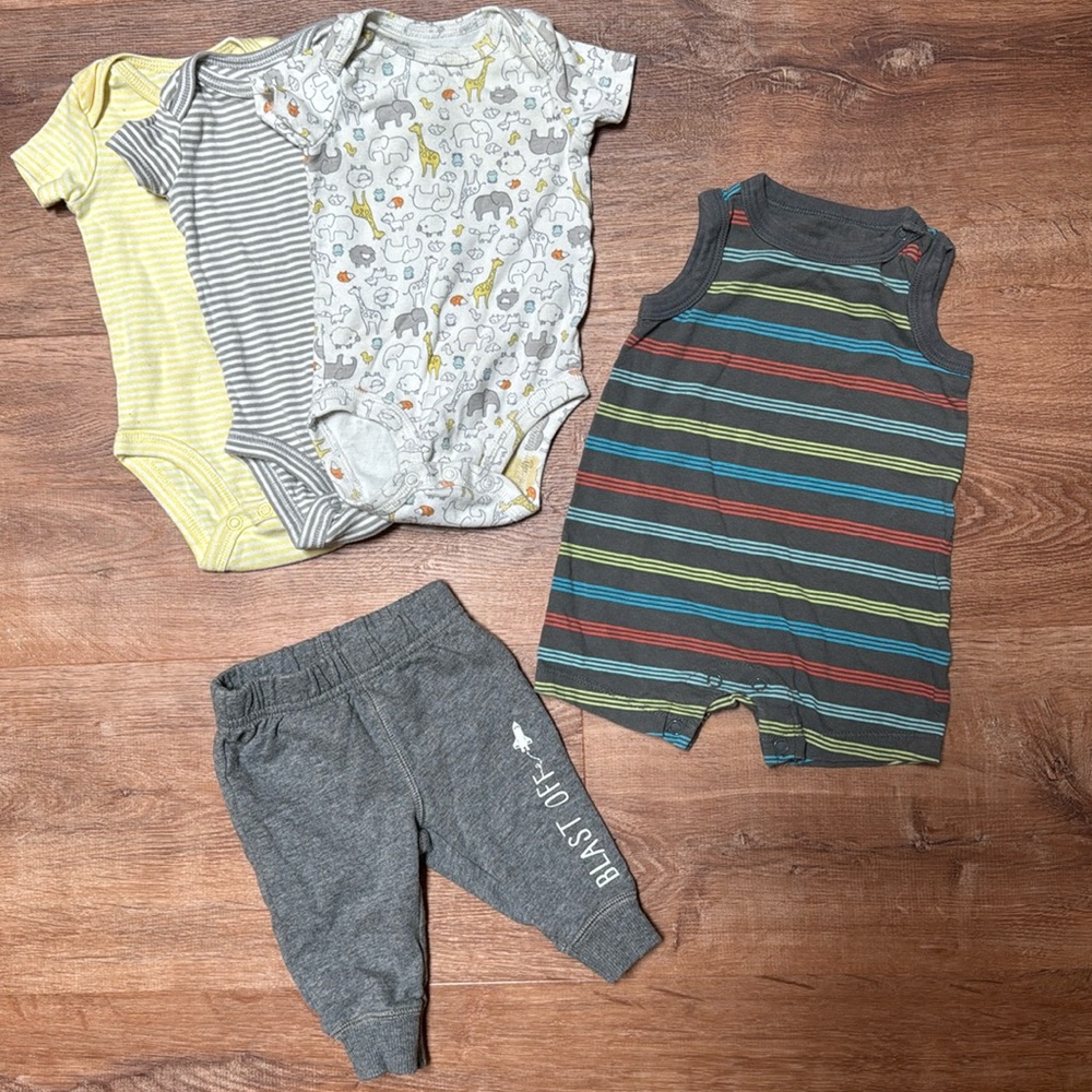 Bundle baby boys 3 months excellent condition